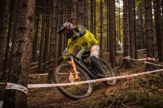 Bylo to TOPOVÝ🚀 poslední závodní víkend pro letošní sezónu na @blinduro.mtb . Teď dáme svoje bajky na chvilku bokem a...